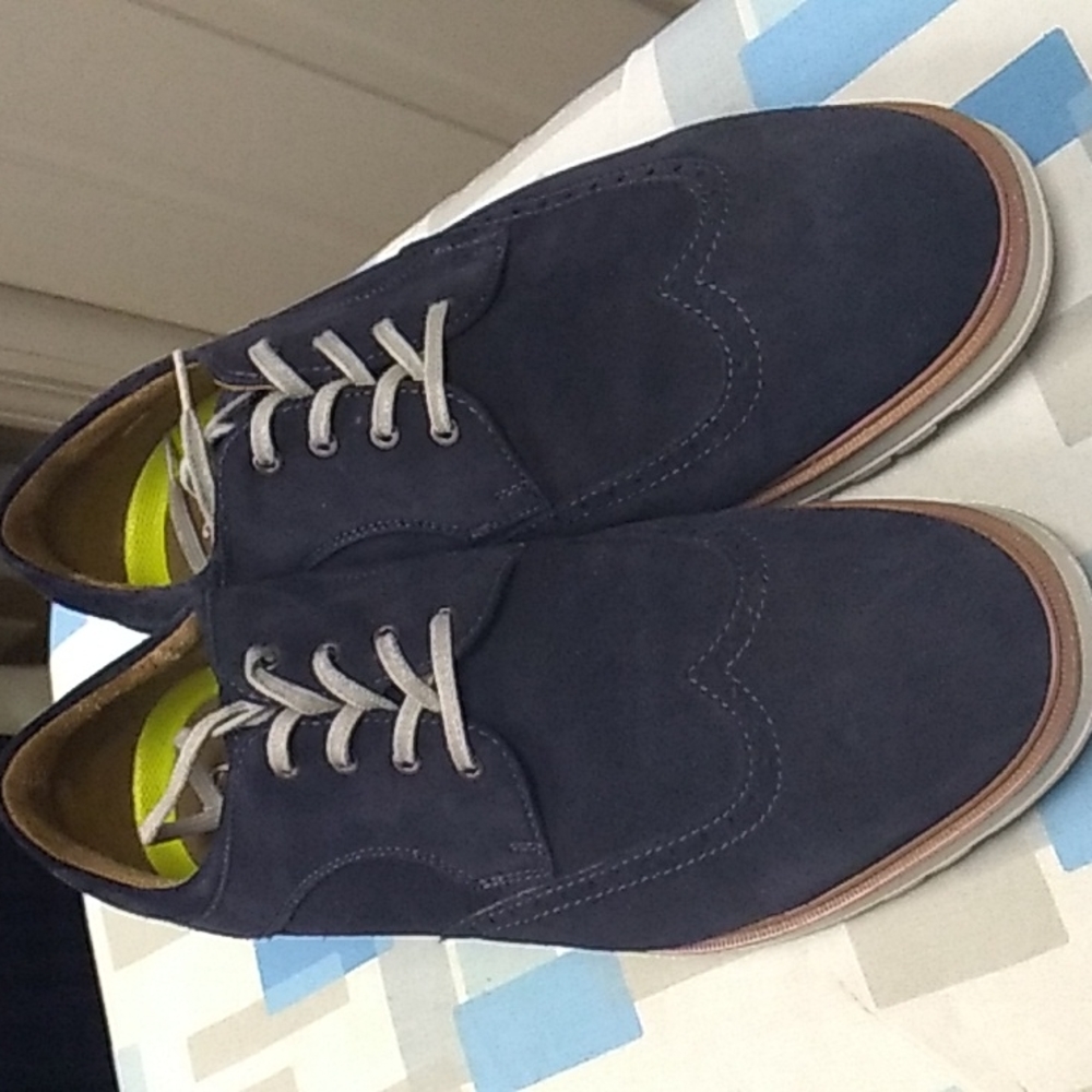 Florsheim wingtip oxford